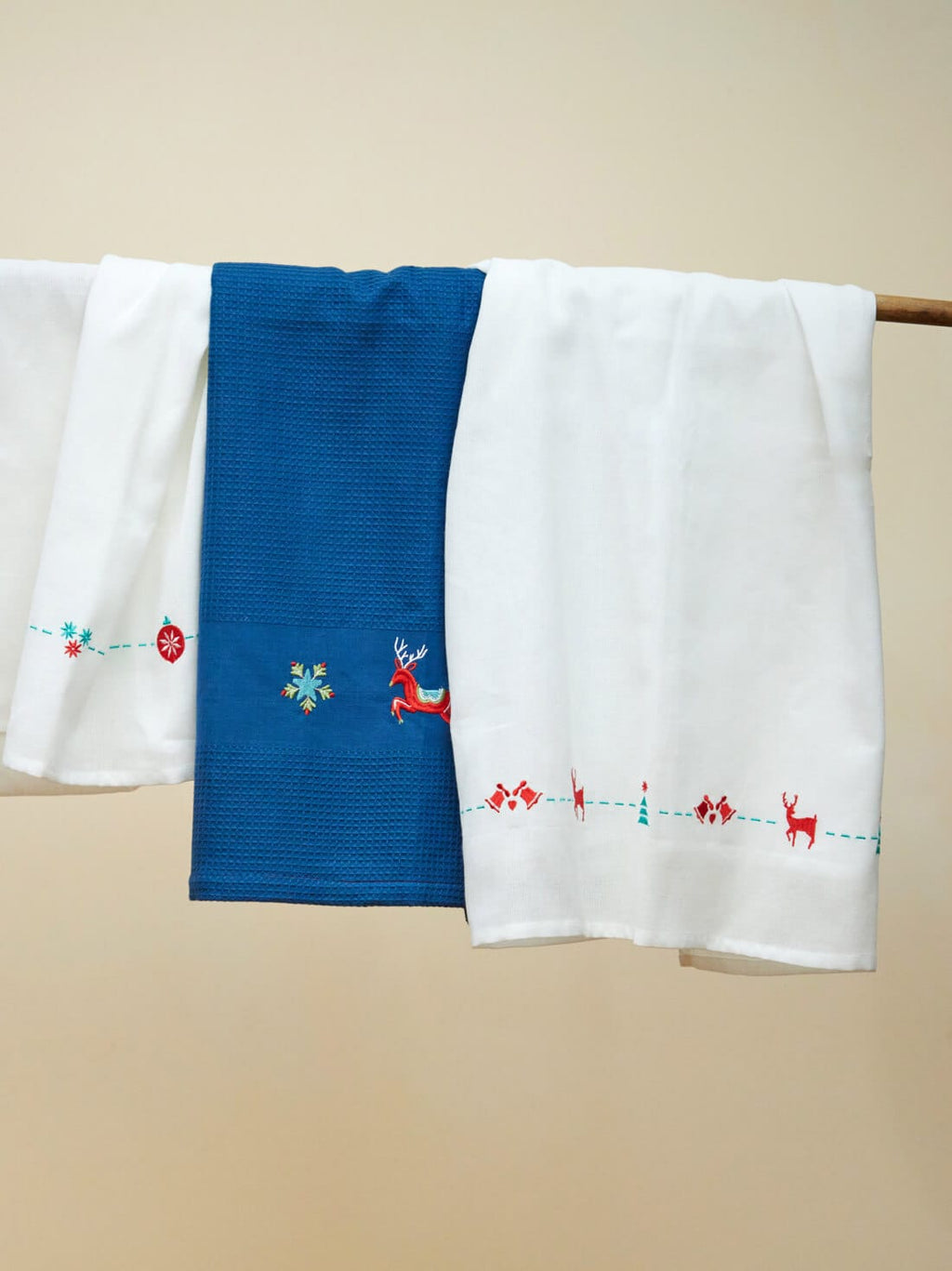 Bells and Baubles Festive Kerala Bath Towels with Gift Bag – Set of 2 – Thorth – alternate view