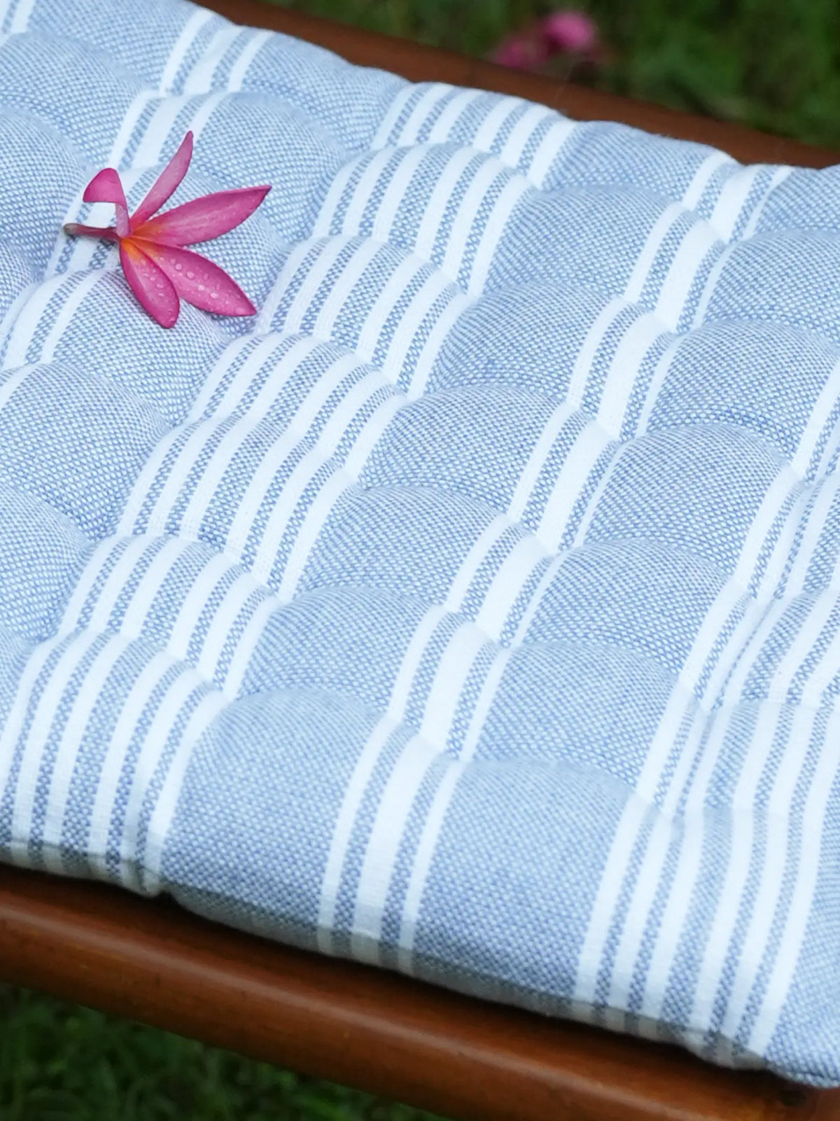 Cornflower Blue Cotton Seat Pad – alternate view