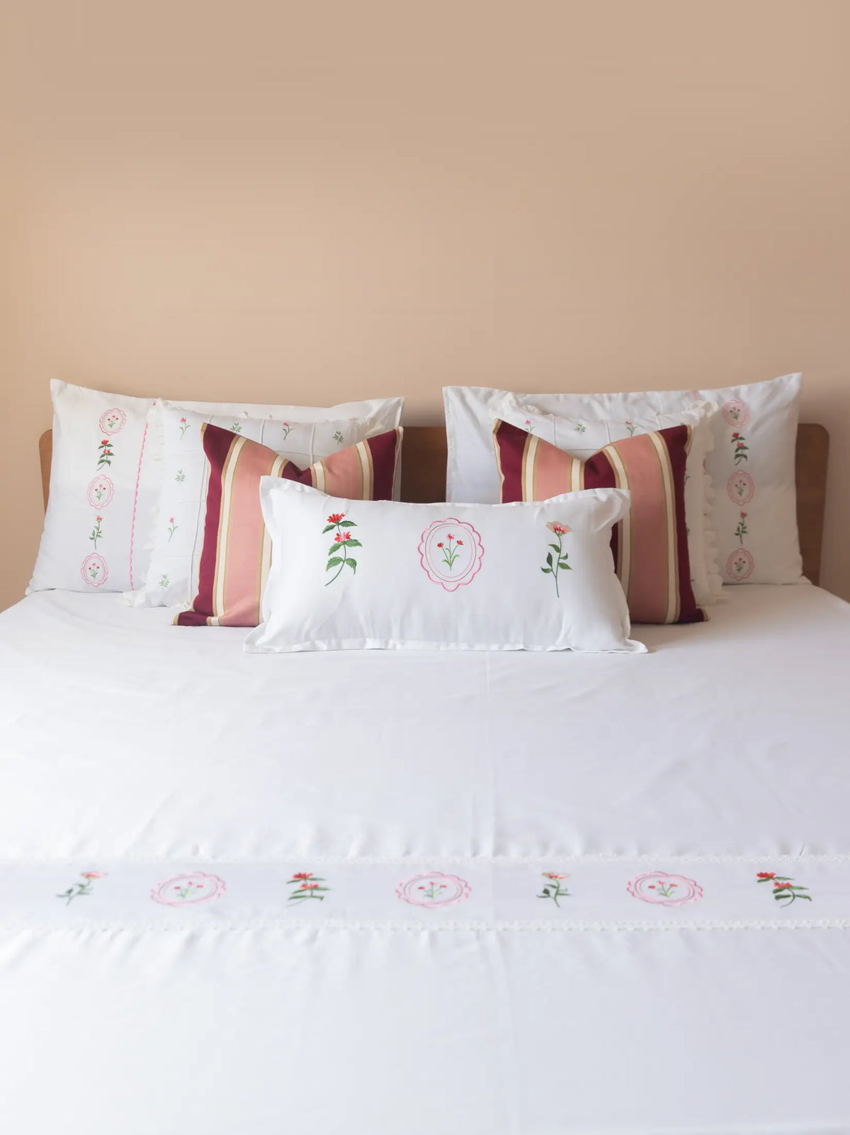 Keepsake Garden Luxury Bedlinen Set in 500TC – alternate view