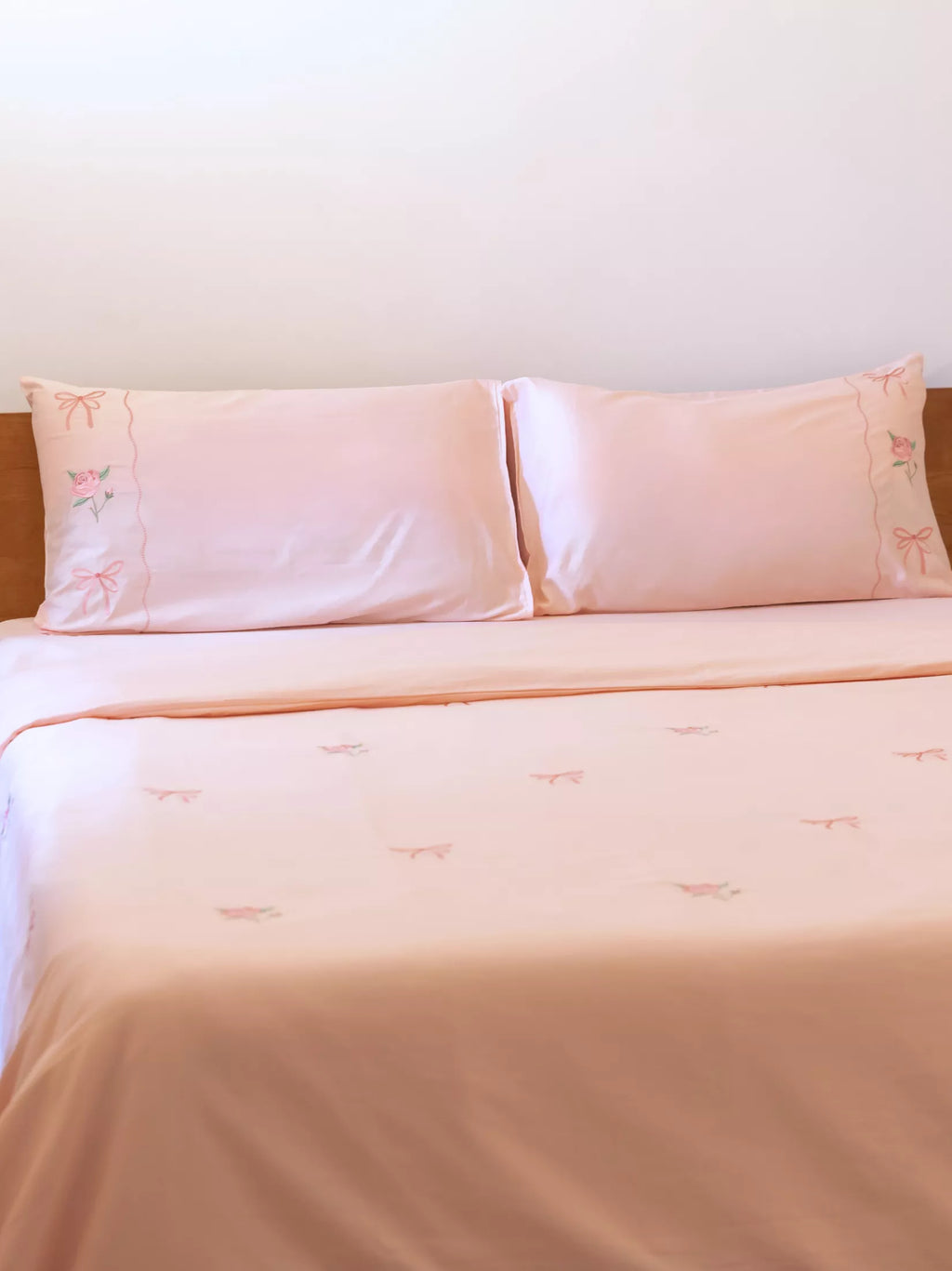 Blush Rosette Embroidered Duvet Cover Set in 400TC -240 x 220 cm – alternate view
