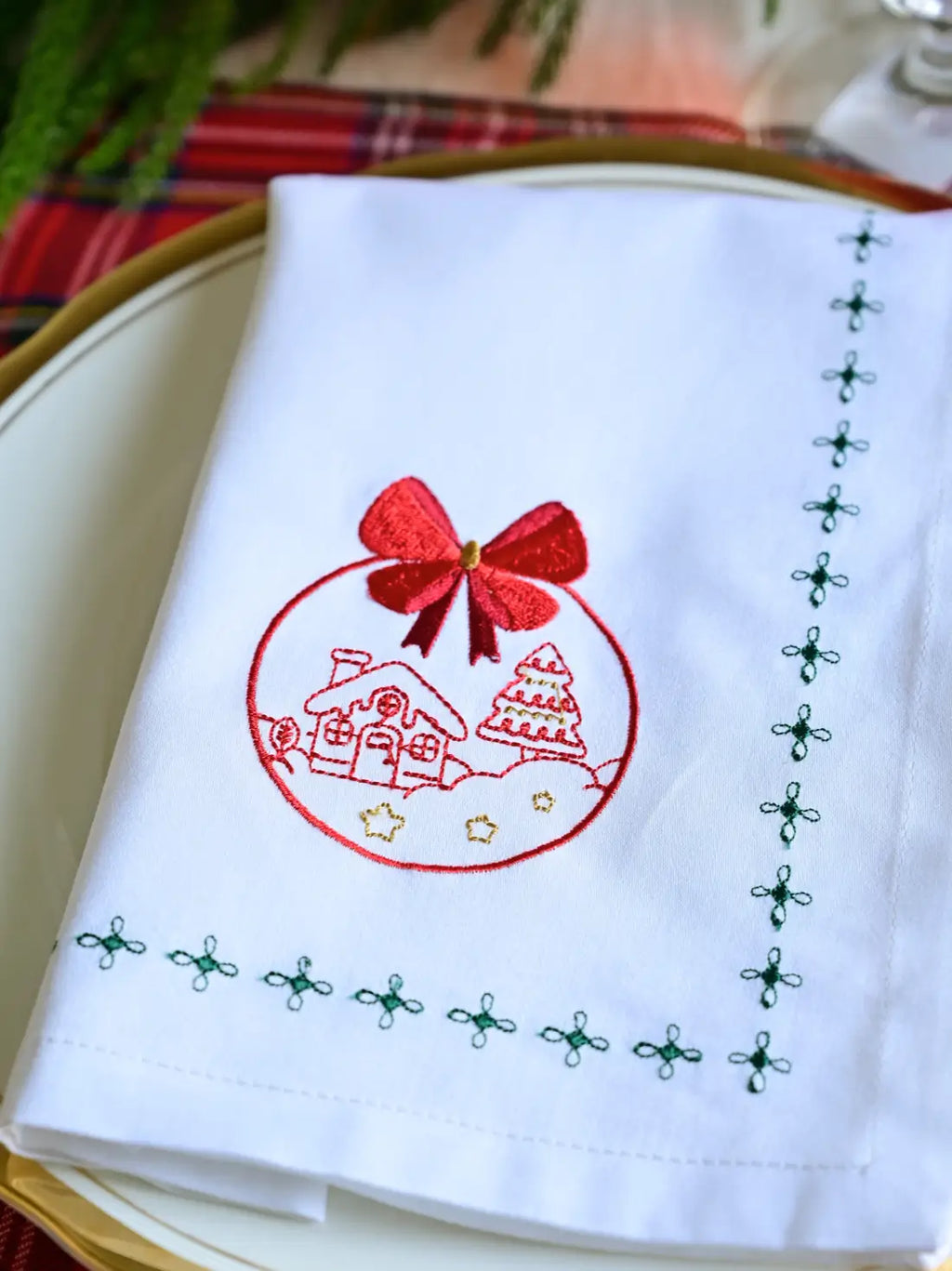 Snow Globe & Nutcracker Table Napkin Set – Set of 4