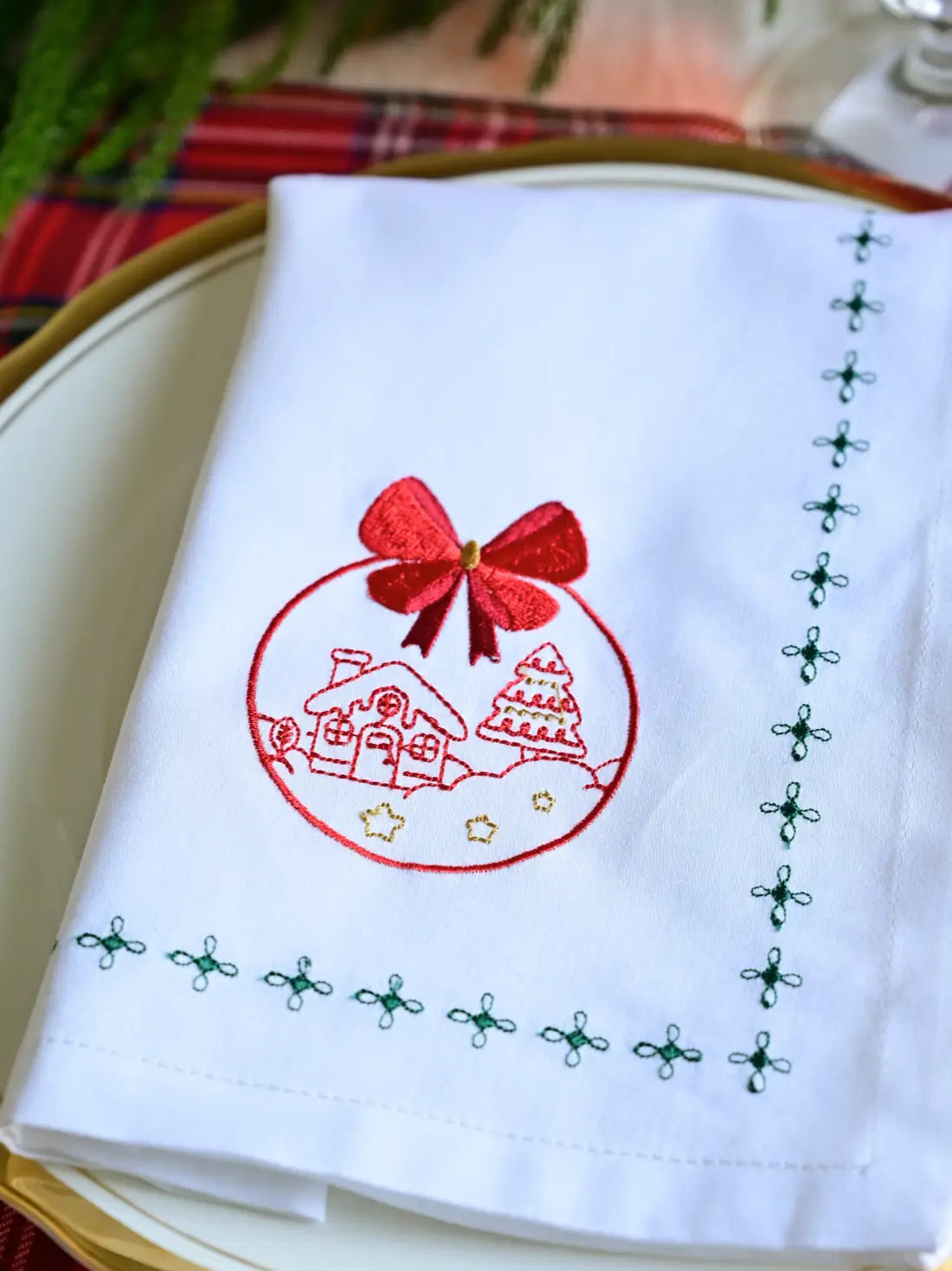 Snow Globe & Nutcracker Table Napkin Set – Set of 4