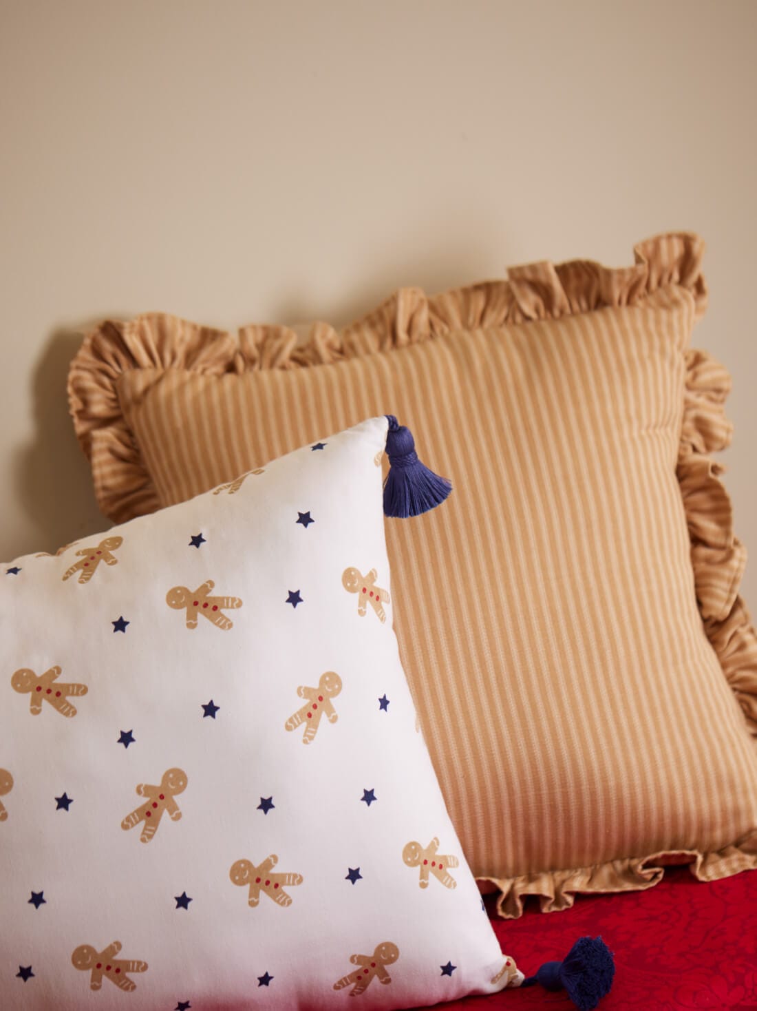 Sugar and Spice Gingerbread White Cushion Cover – alternate view