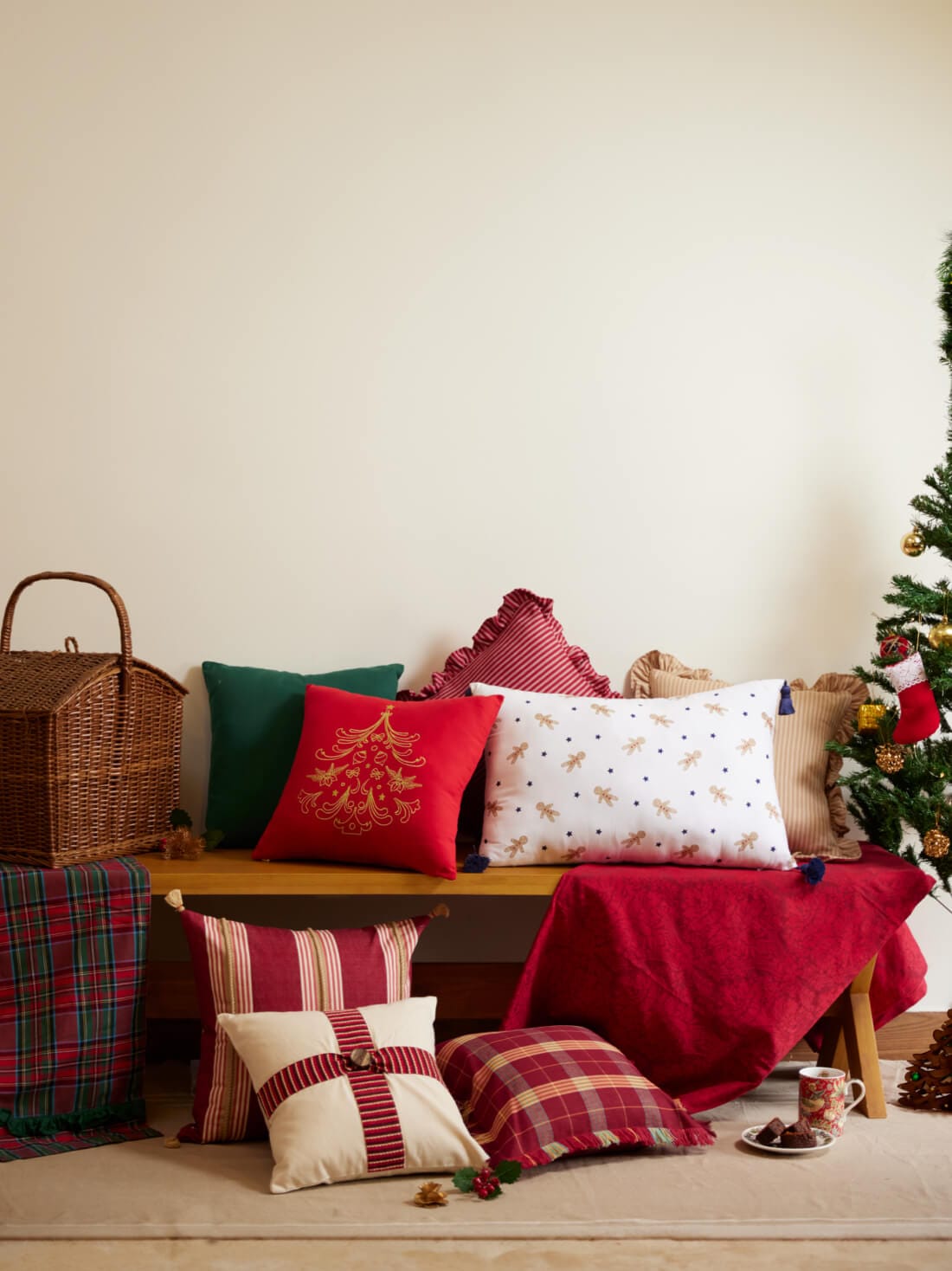 Sugar and Spice Gingerbread White Cushion Cover – alternate view