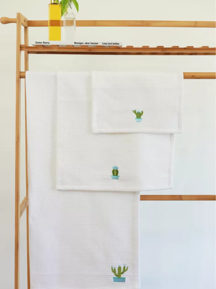 white waffle bath towel set with embroidery