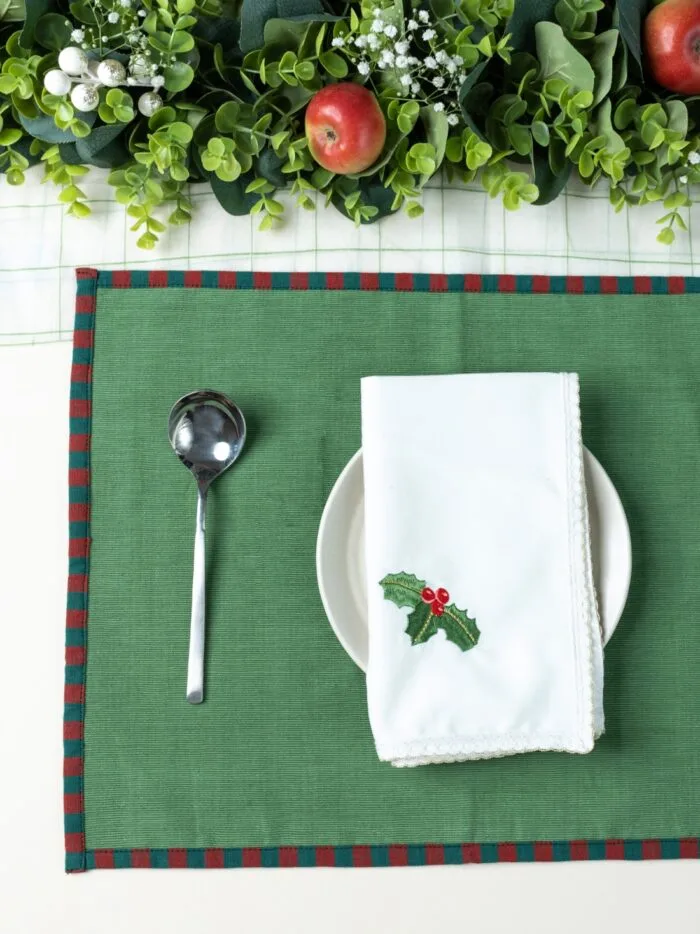 mistletoe green 1