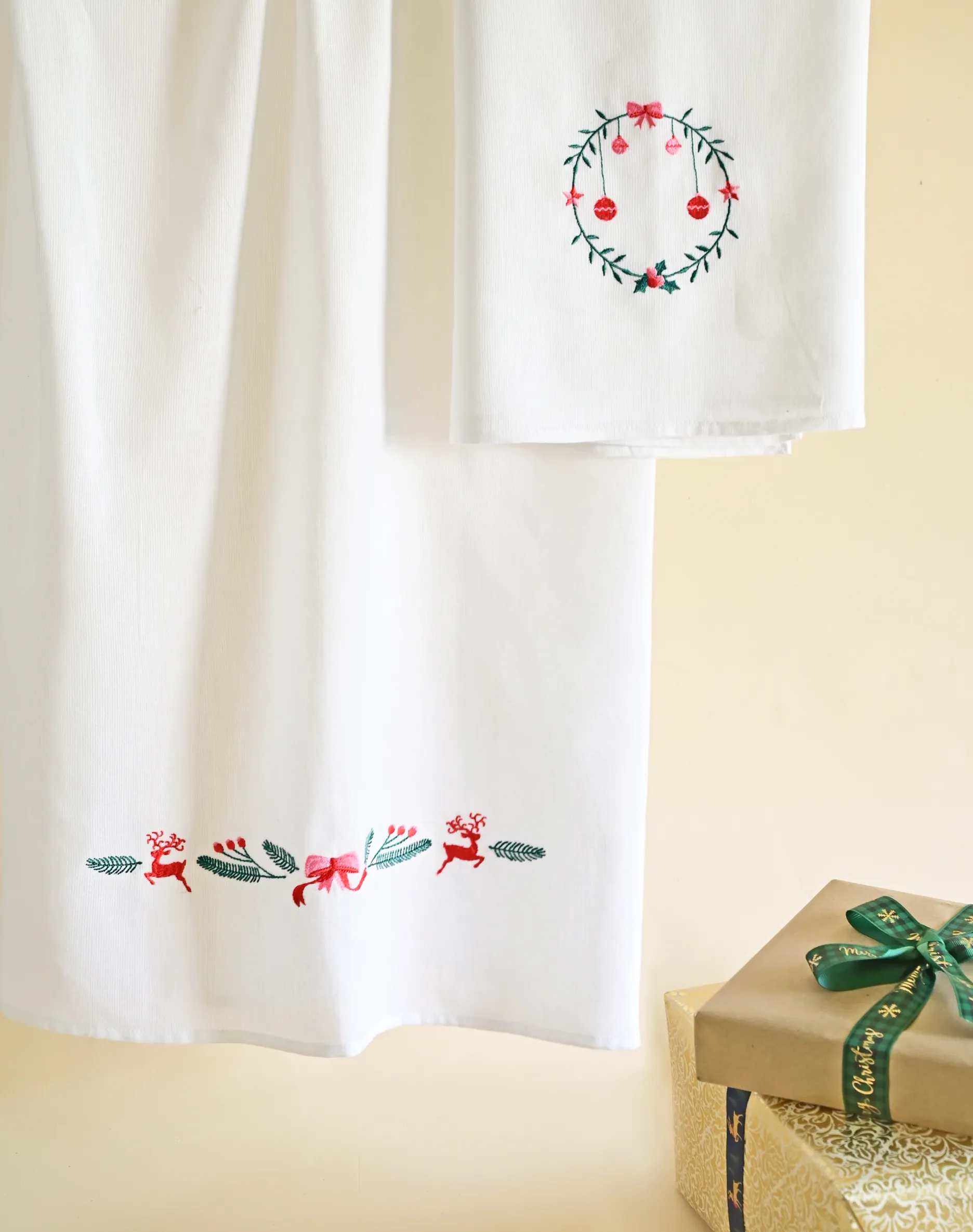 white Christmas Bath towel