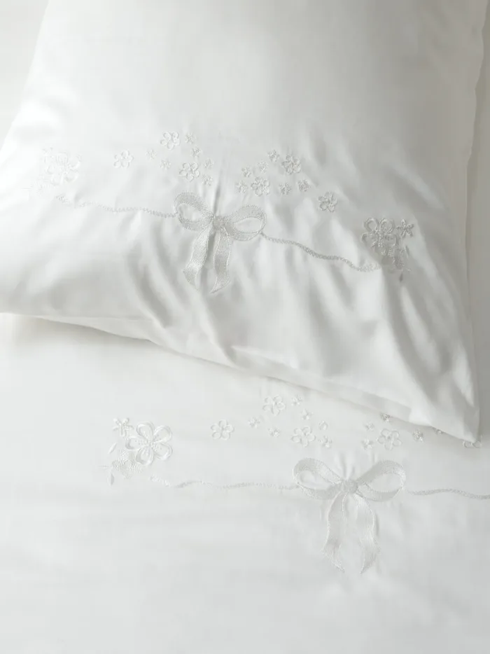 Floral Grace White Embroidered Luxury Bedlinen Set in 500TC