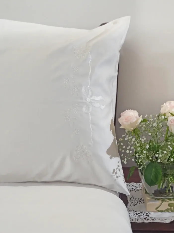 Floral Grace White Embroidered Luxury Bedlinen Set in 500TC - Image 3