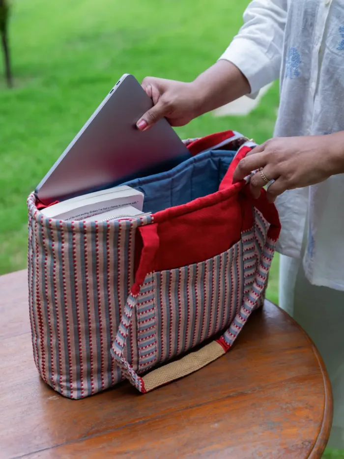 Malabar Coral Tote Bag - Image 3