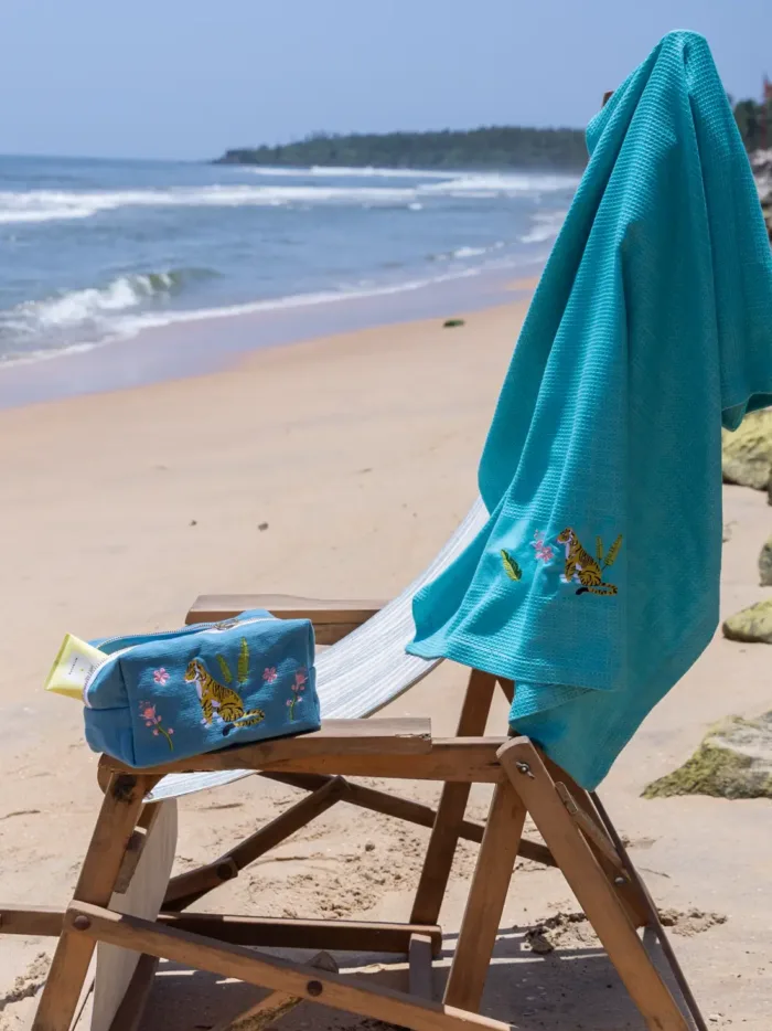 Malabar Tiger Ocean Blue Toiletry Bag - Image 2