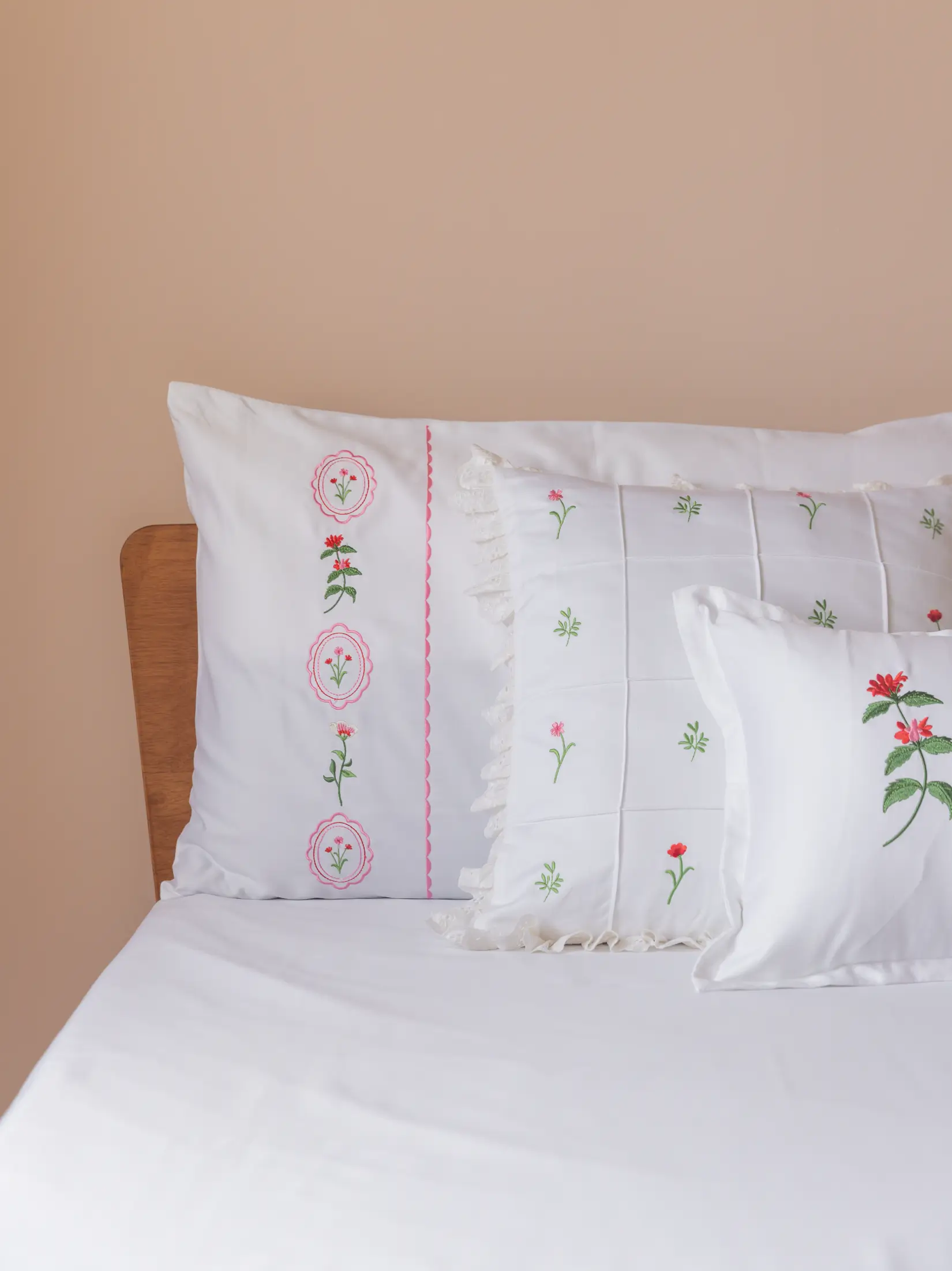 Keepsake Garden Luxury Bedlinen Set in 500TC - Image 2