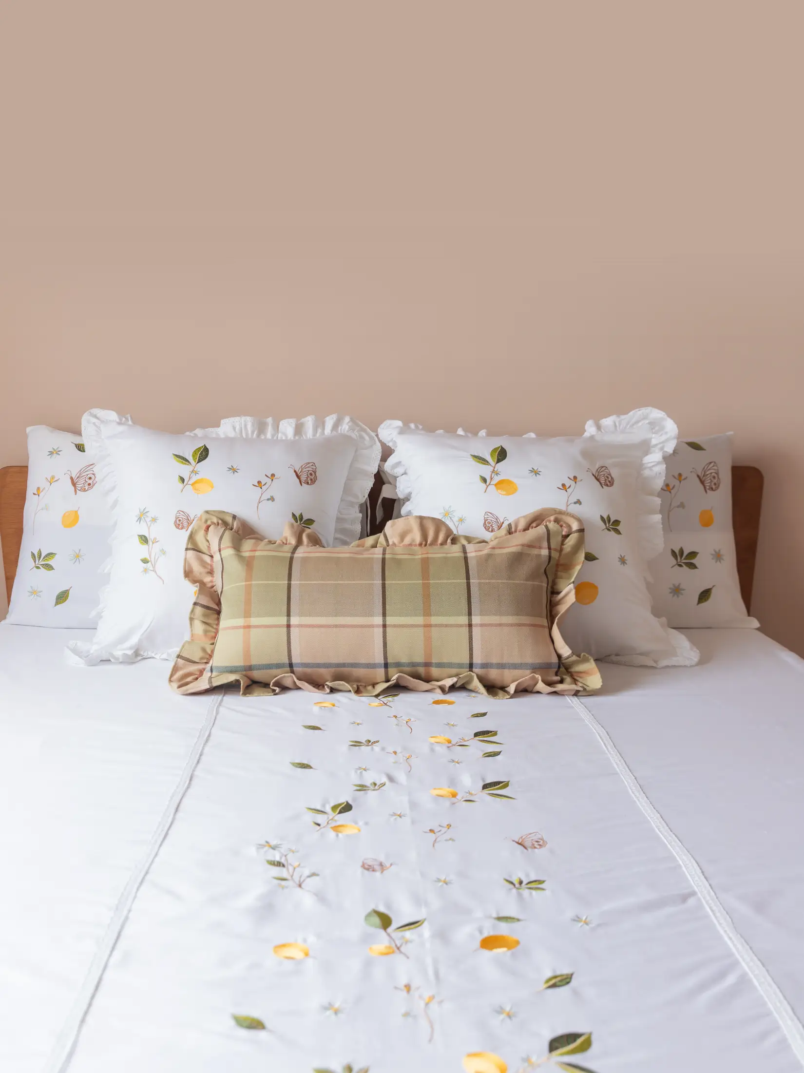 Summer Orchard Luxury Bedlinen Set in 500TC - Image 4