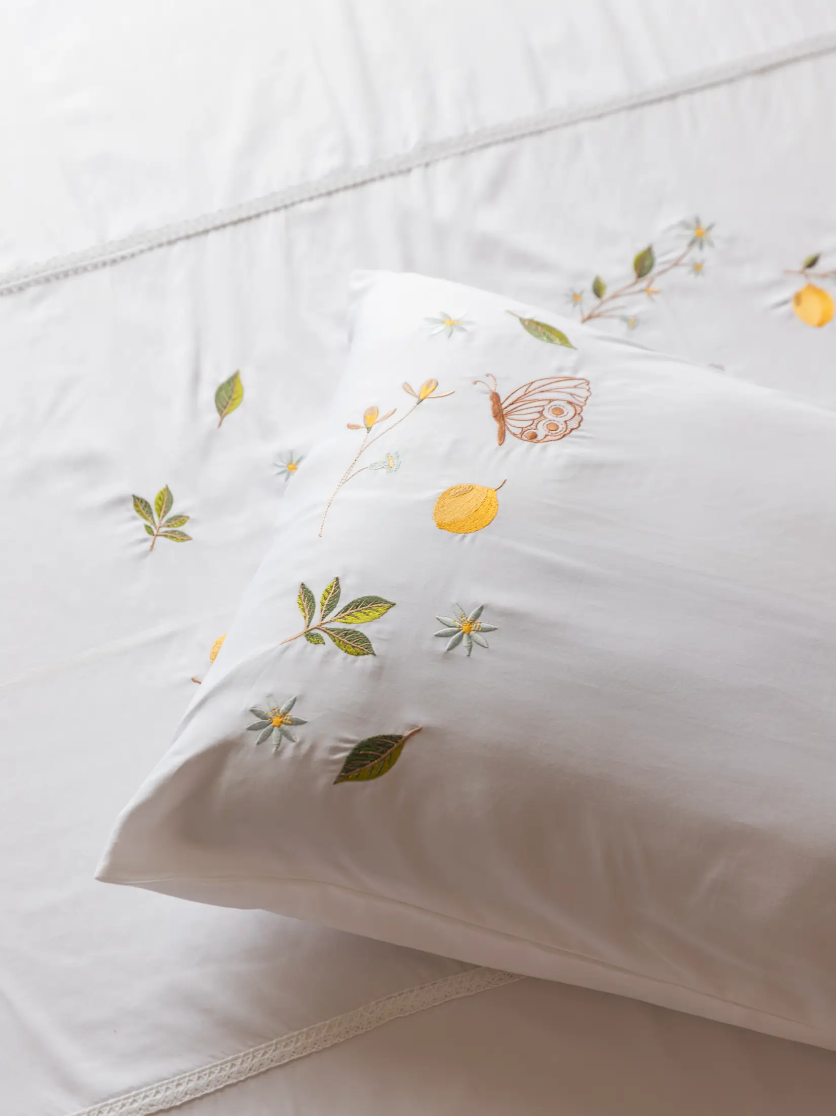 Summer Orchard Luxury Bedlinen Set in 500TC - Image 5